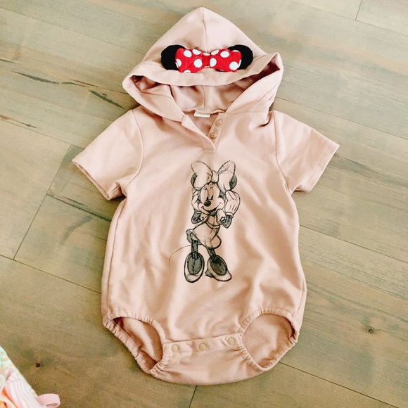 Japanese Futa Futa Minnie Mouse bowtie babysuit - Picture 1 of 5